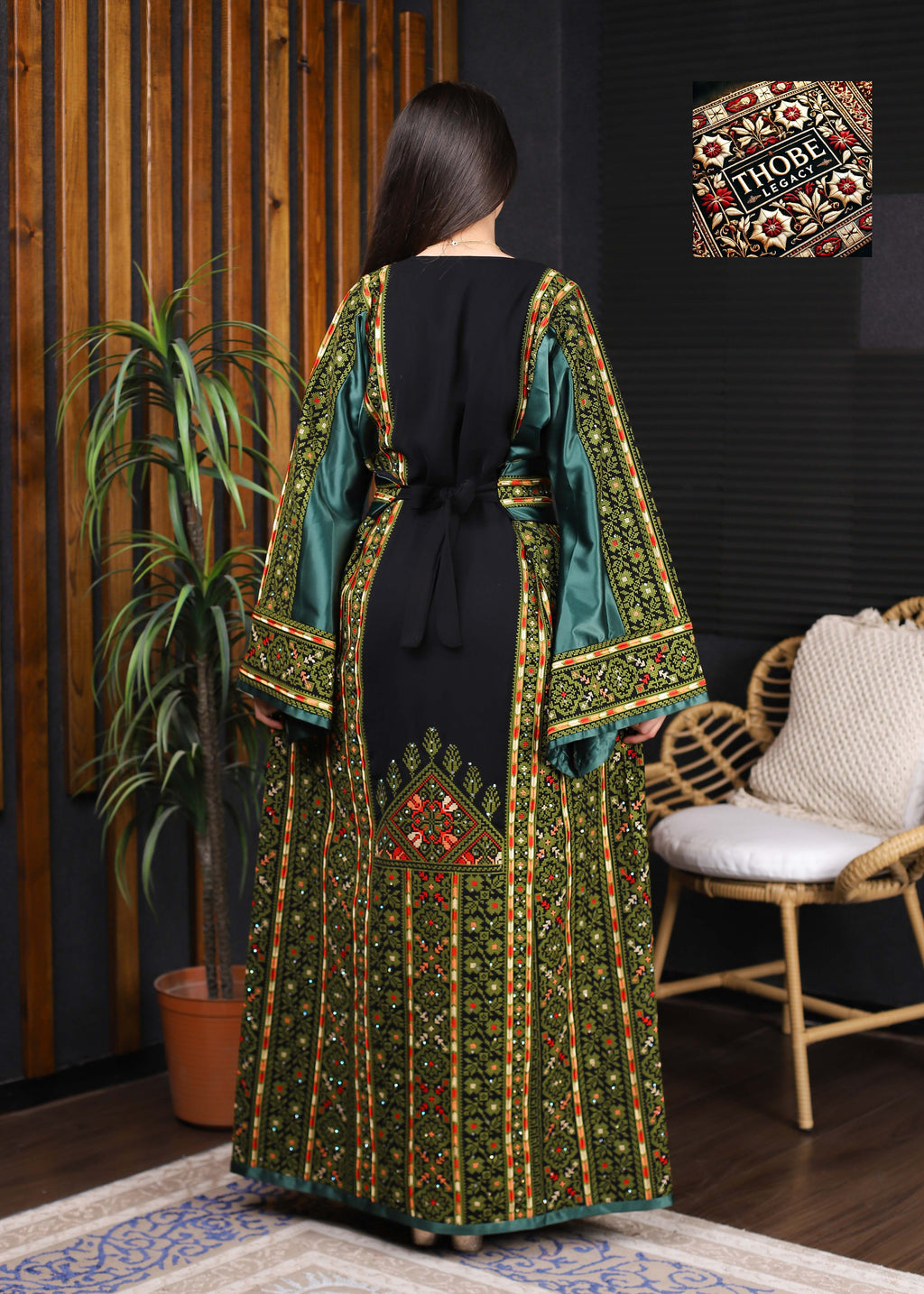 Aseel Emerald Thobe