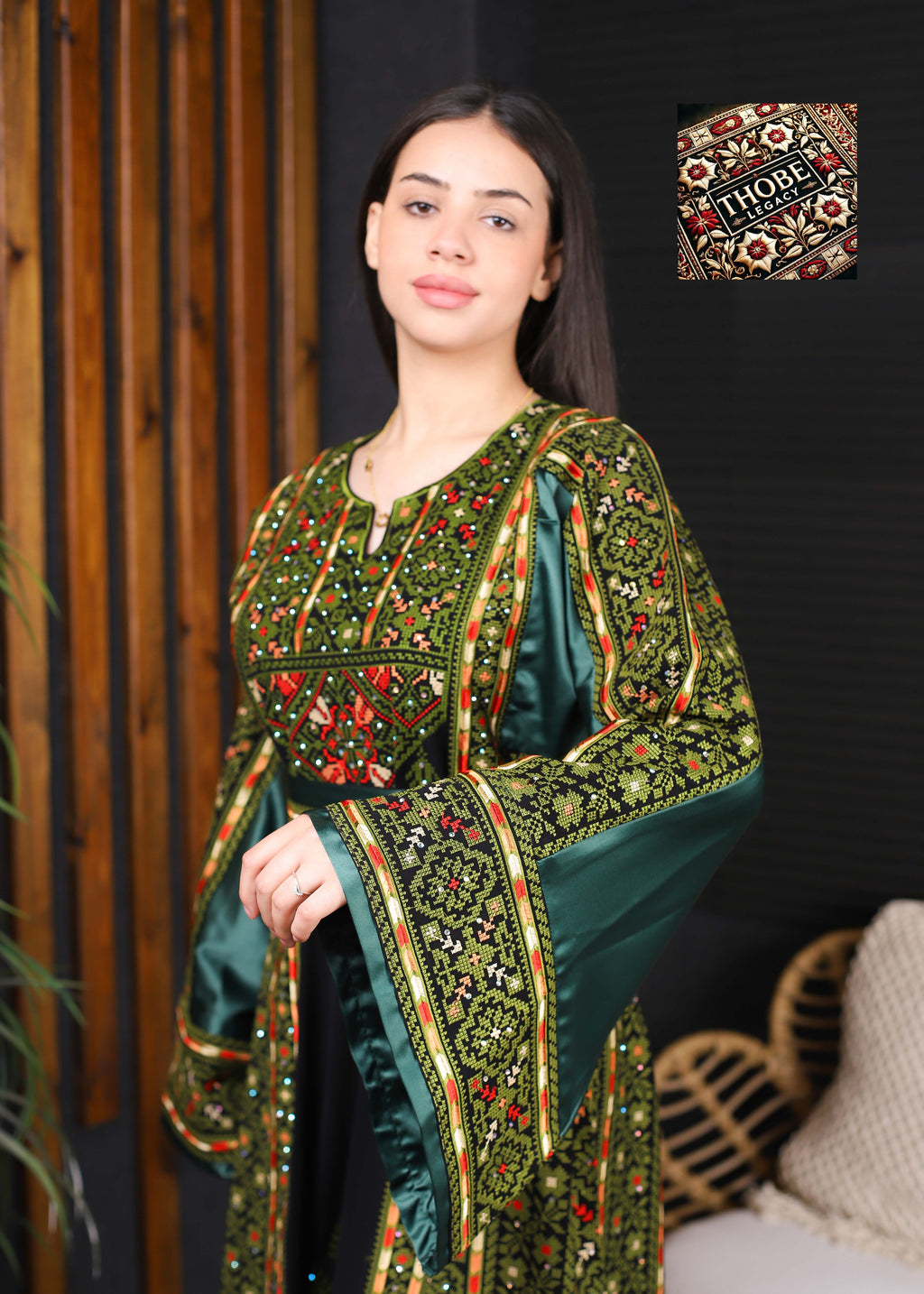 Aseel Emerald Thobe