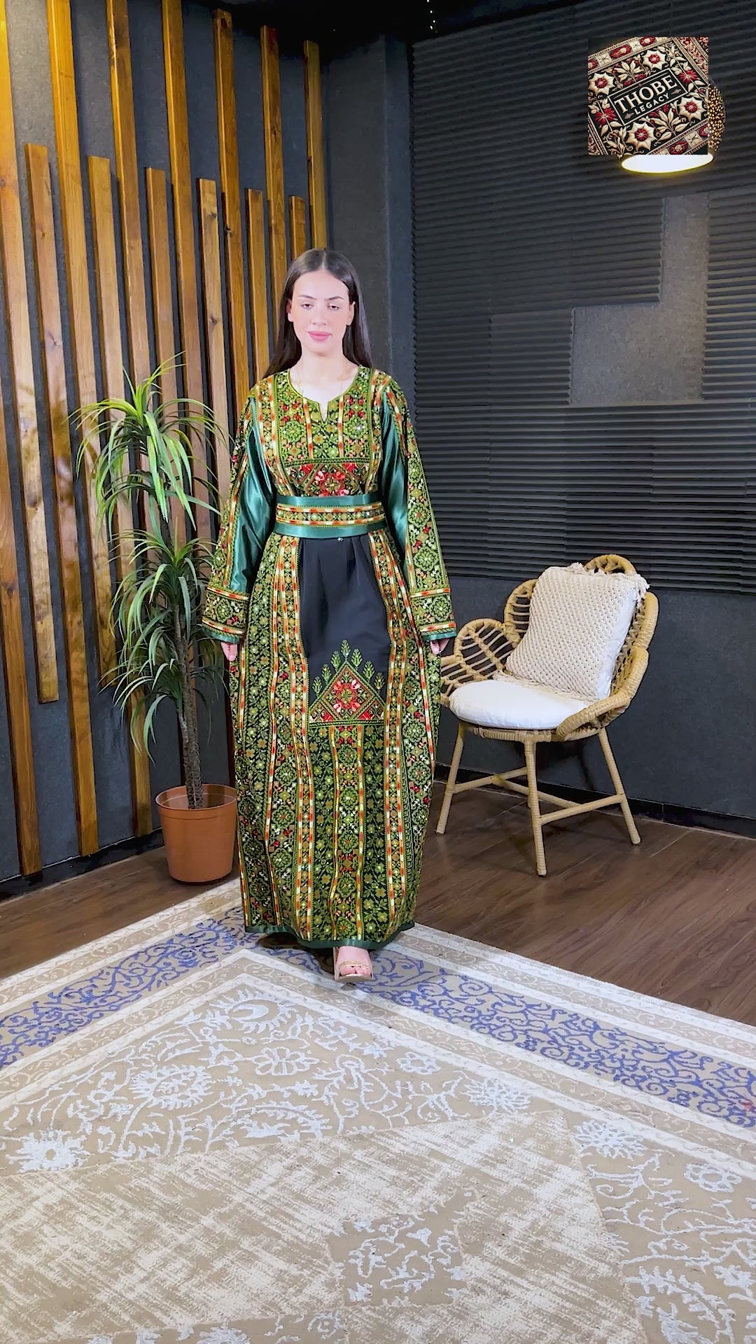 Aseel Emerald Thobe